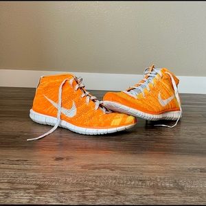 Men’s Size 9.5 Nike Free Flyknit Chukka Total Orange Volt